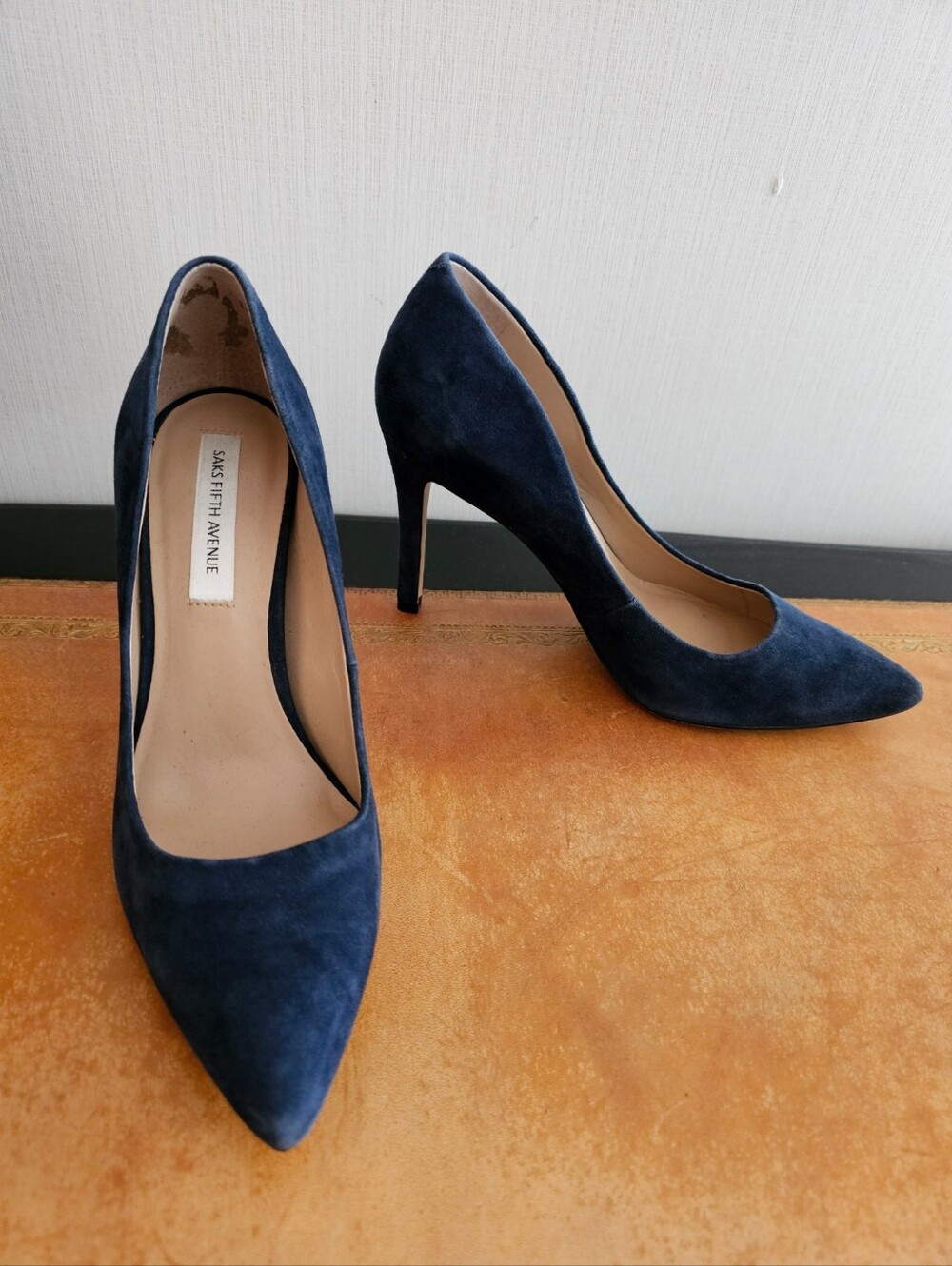 Saks Fifth Avenue Women's Blue Suede Shoes Heels Classic Pumps Size 6M